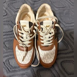 Michael Kors sneakers size 5M